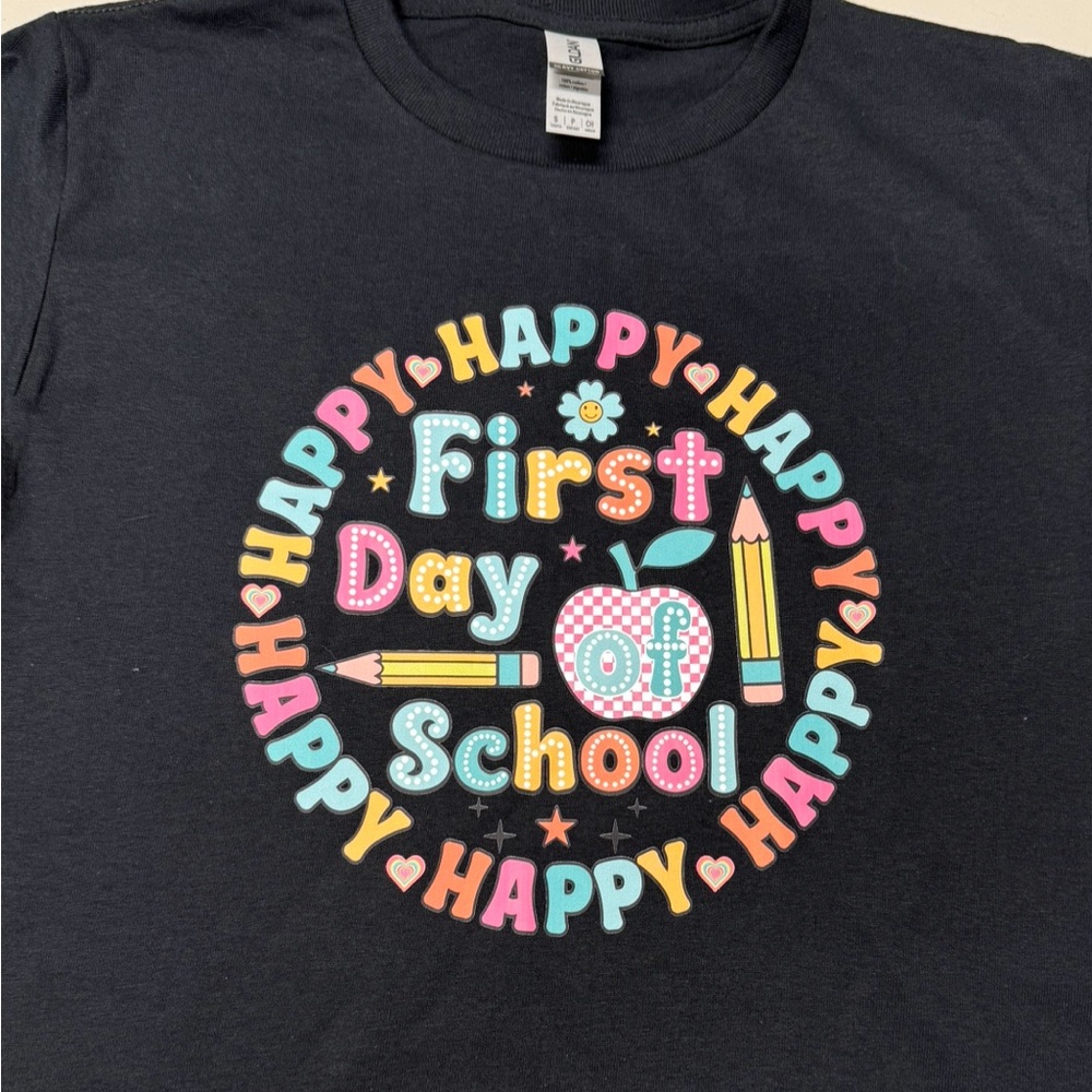 Adorable✏️🖤📚BRAND NEW🚌T-Shirt